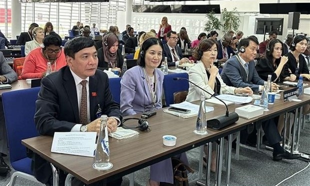 Vietnam represented at meeting of Association of Secretaries General of Parliaments